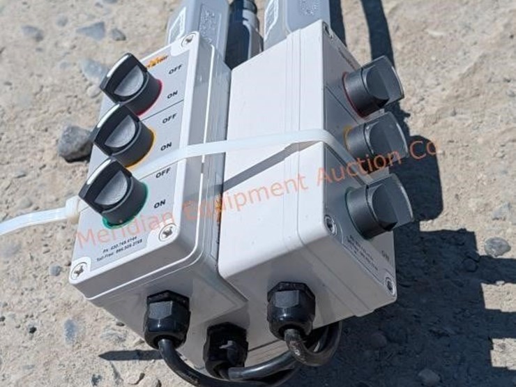 warehouse-traffic-safety-light-image-11
