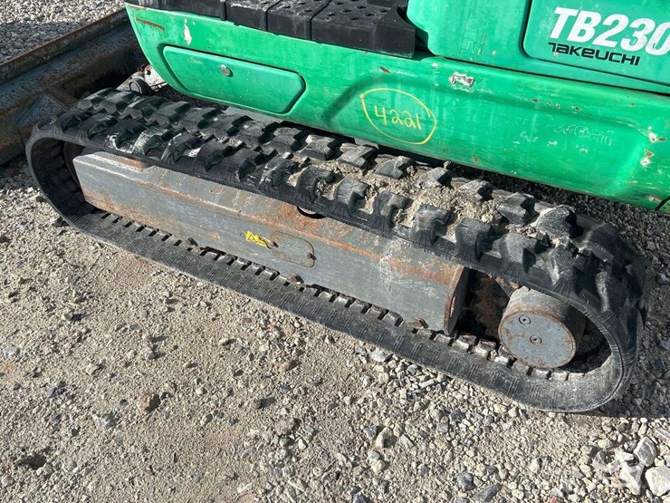 2018-takeuchi-tb230-image-28