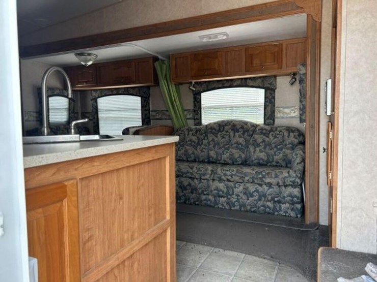 2006-forest-river-rockwood-8281ss-t/a-5th-wheel-4x-image-46