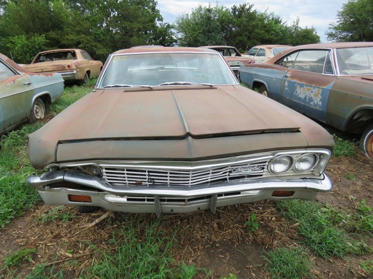 1966-chevrolet-impala-4dr-ht-image-2