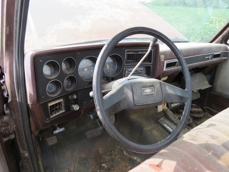 1983-chevrolet-custom-deluxe-image-9