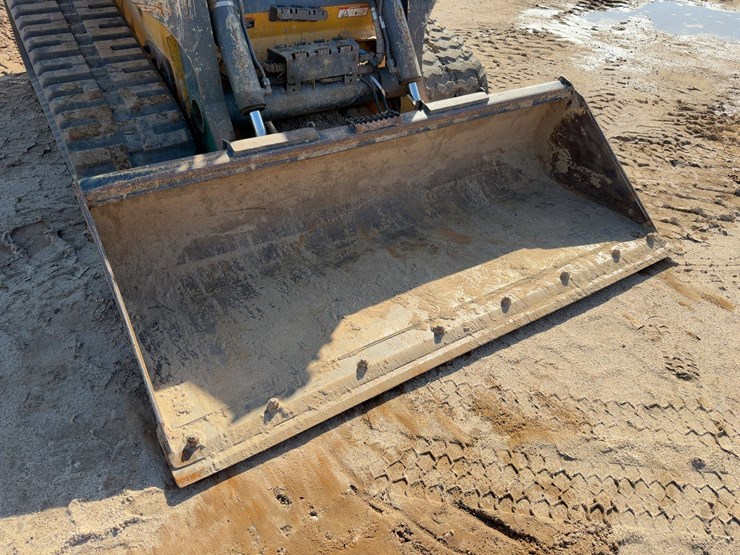2020-deere-331g-image-8