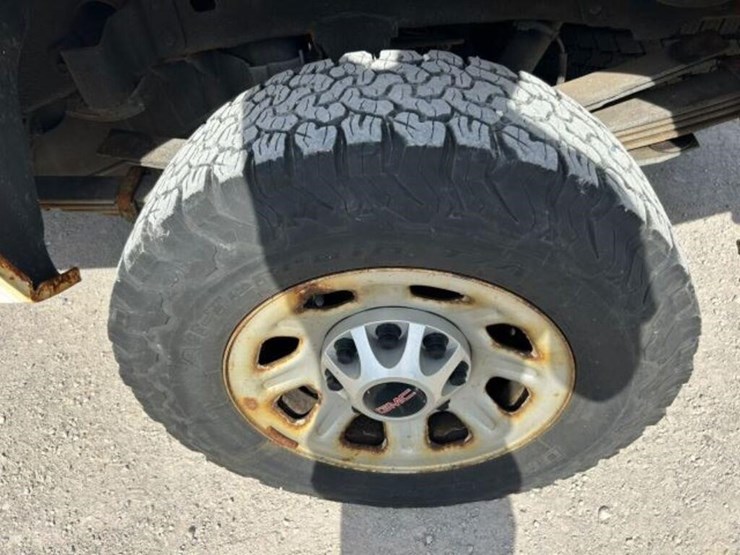 2014-gmc-sierra-3500-image-75
