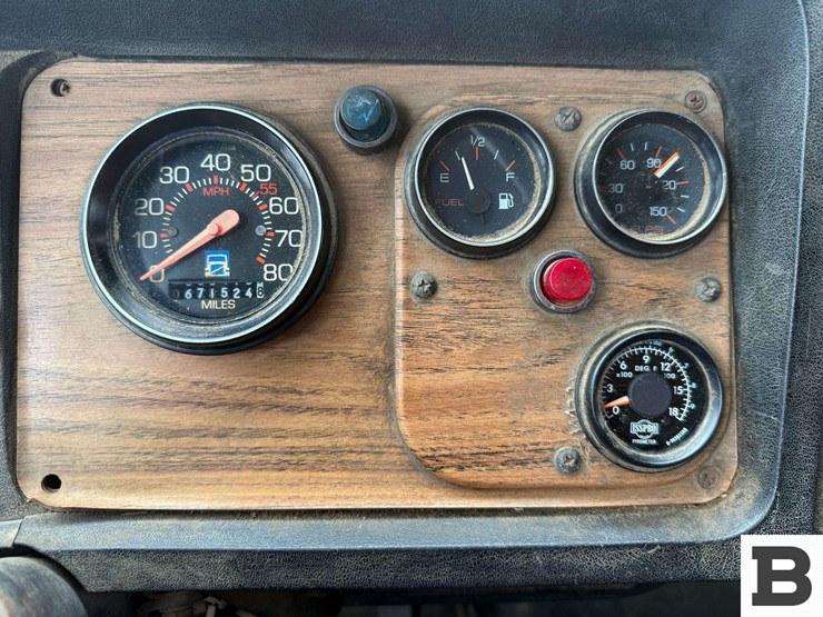 1991-volvo-gm-integral-sleeper-tractor-truck-image-78
