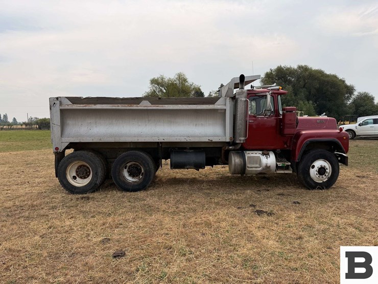 1988-mack-rd688s-image-6
