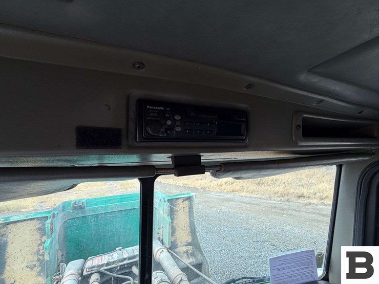 1988-peterbilt-377-image-47