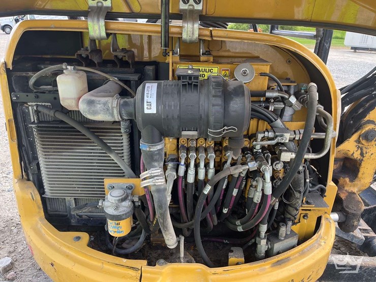 2016-caterpillar-303-image-18