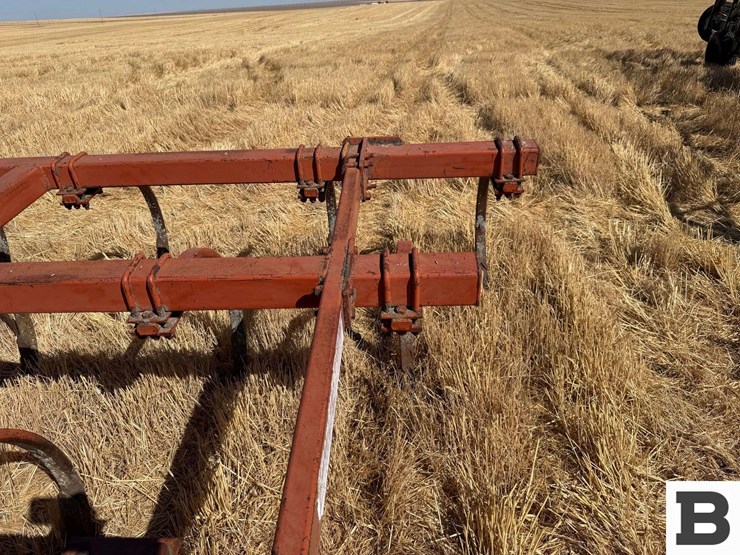 allis-chalmer-800-chisel-plow-image-19