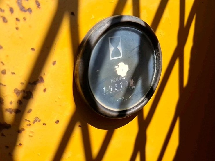 1993-deere-640e-image-21