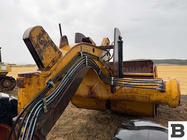 caterpillar-60-image-13