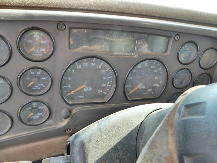 2007-mack-dump-truck-image-17