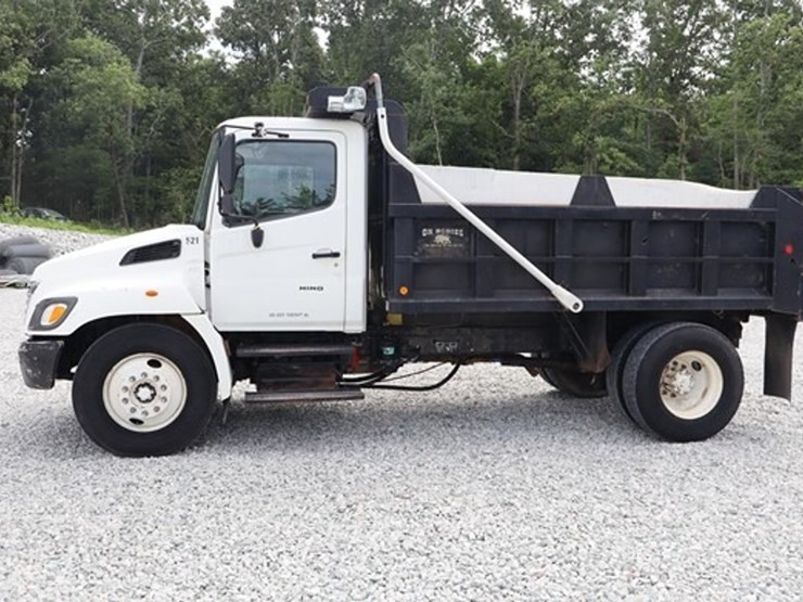 2005-hino-268-image-2