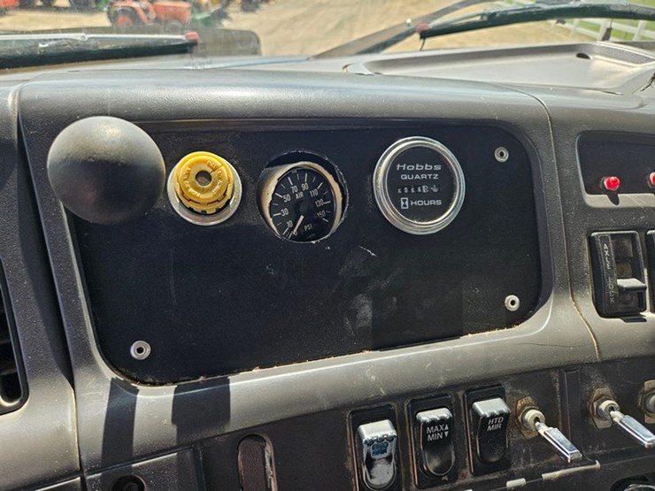 1997-ford-lt9522-image-42