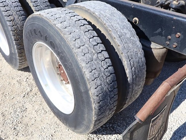 2015-kenworth-t880-image-12