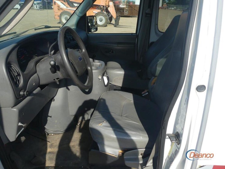 2005-ford-e350-image-7