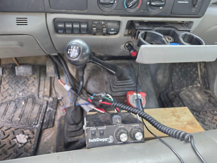 2006-ford-f550-image-41