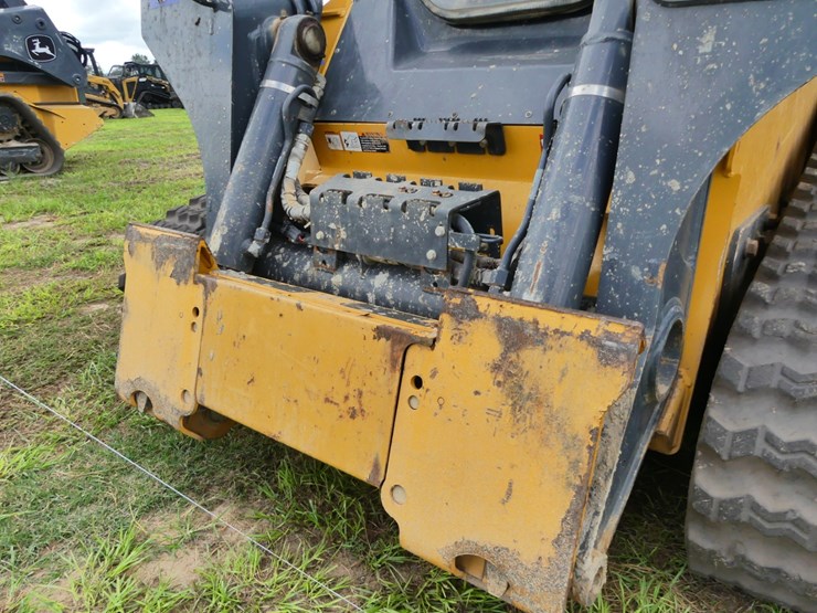2021-deere-333g-image-10
