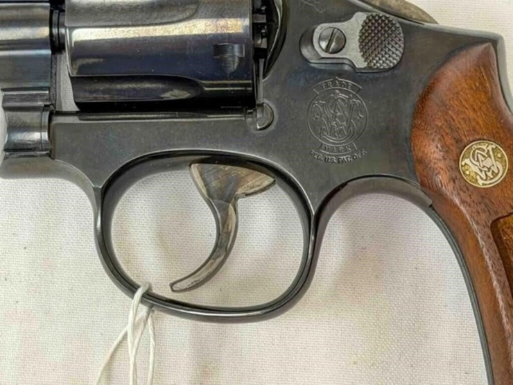 smith-&-wesson-15-7-38-spec-revolver-image-13