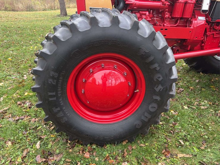 1970-1456-farmall-row-crop-mfwa-golden-demonstrator-image-94
