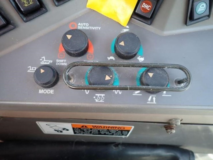 2009-kubota-m135x-image-22