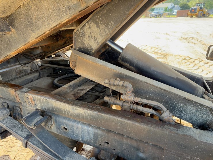 2012-ford-f550-xl-image-22