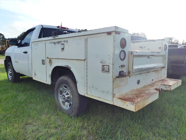 2013-chevrolet-2500hd-image-4
