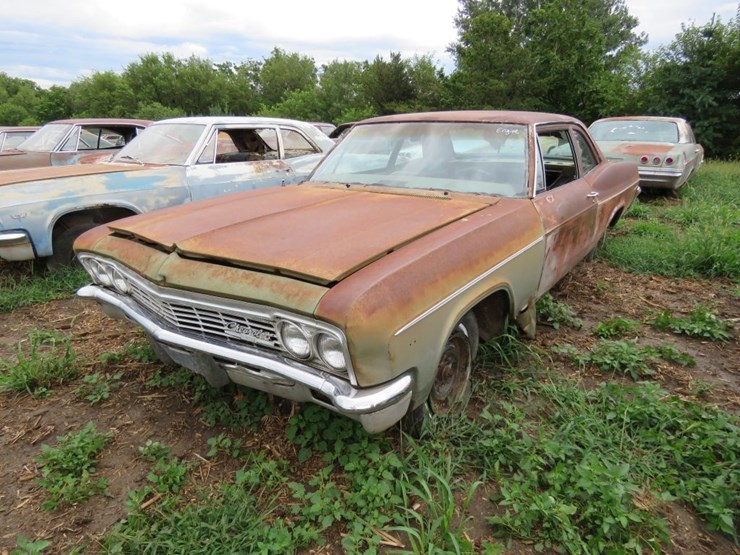 1966-chevrolet-belair-2dr-sedan-image-12