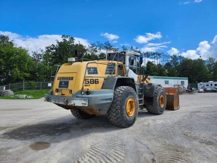 2011-liebherr-l586-image-7