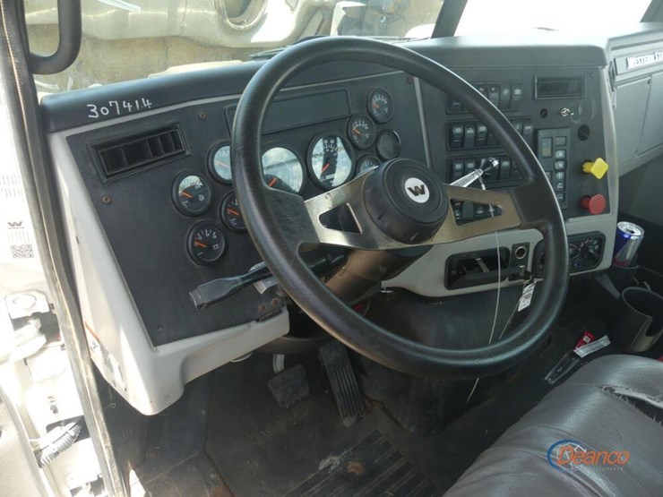 2017-western-star-4700sf-image-14