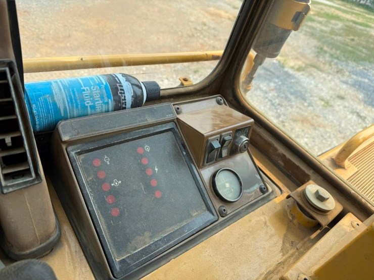 caterpillar-953b-image-21