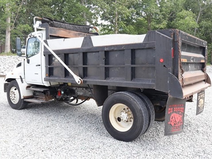 2005-hino-268-image-3