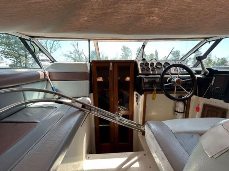 1988-doral-cavalier-24-ft-cabin-cruiser-2dba1303c8-image-42