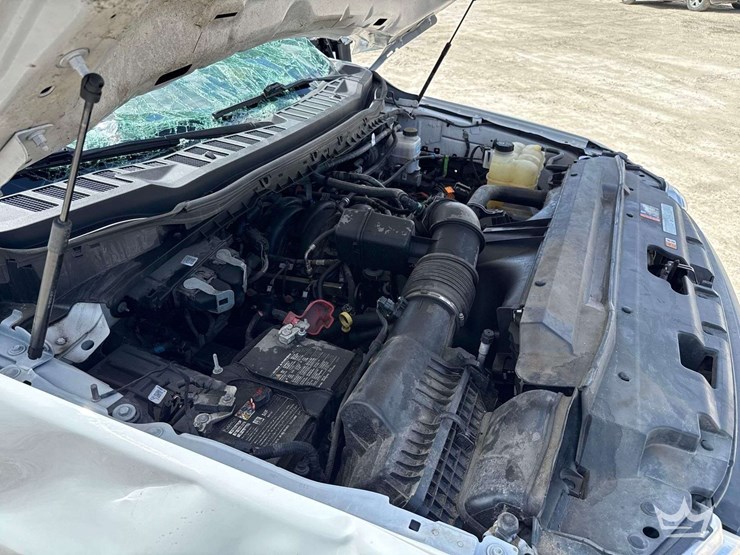 2025-ford-f250-image-8