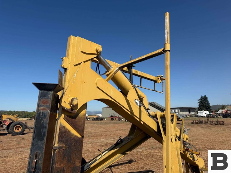 2006-johnson-pull-type-6'-tile-plow-image-23