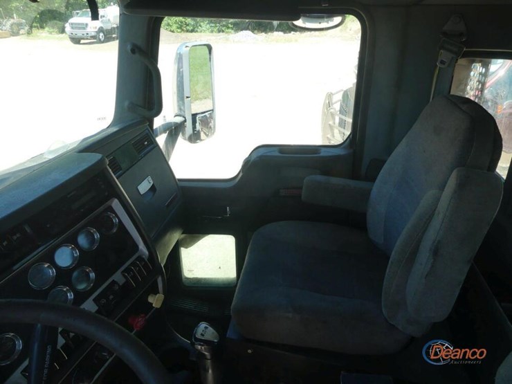 2012-kenworth-t800-image-21