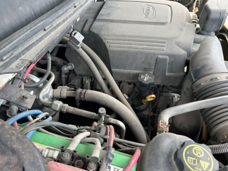 2014-gmc-sierra-3500-image-33