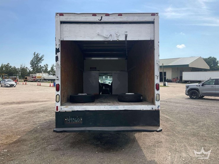 2004-ford-e450-image-23