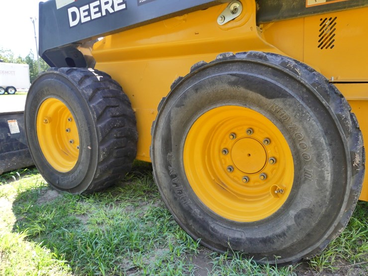 2024-deere-320g-image-6