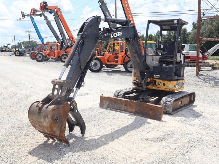 2017-deere-35g-image-1