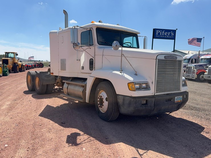 1994-freightliner-fld120-sleeper-image-4