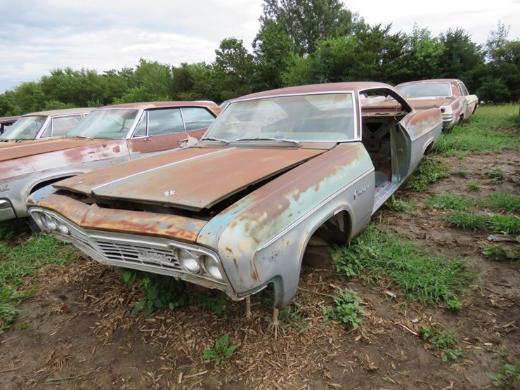1966-chevrolet-impala-2dr-ht-image-8