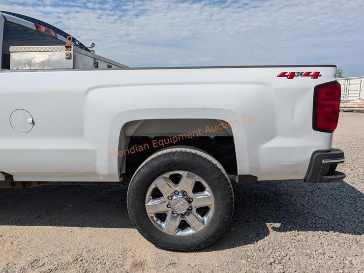 2017-chevrolet-silverado-3500-image-42