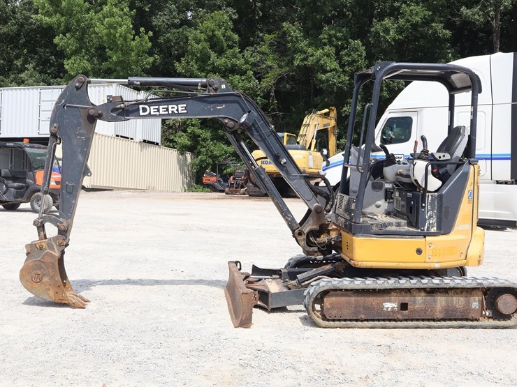 2017-deere-35g-image-2