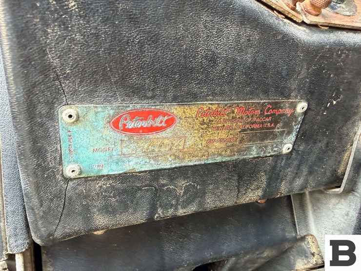 1989-peterbilt-377-image-68