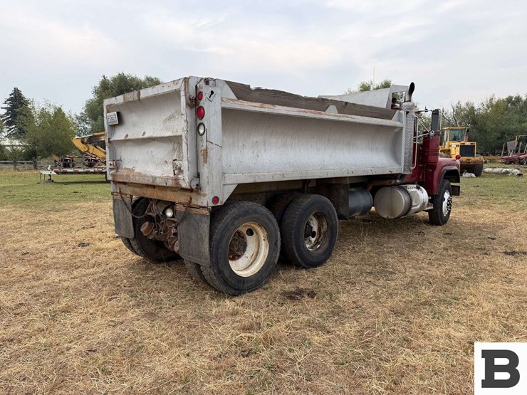 1988-mack-rd688s-image-5