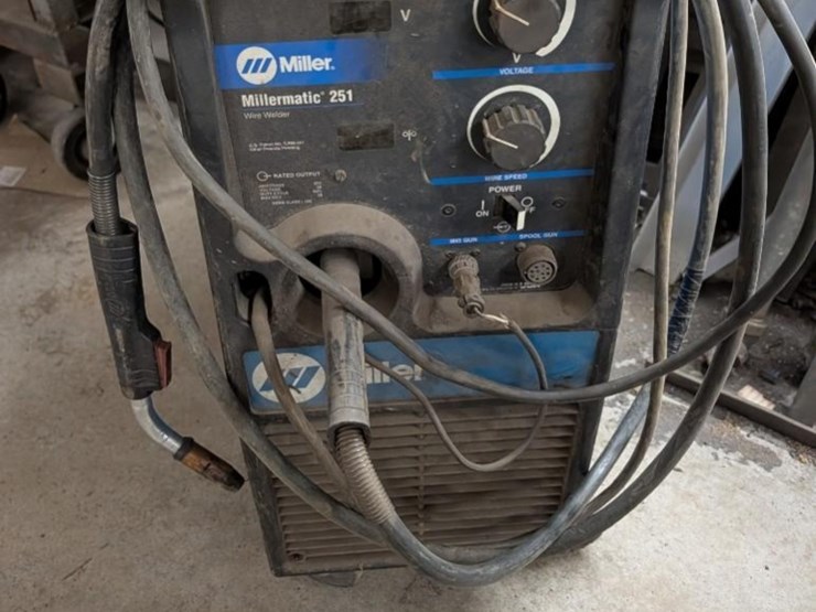millermatic-251-mig-welder-image-2