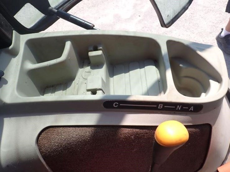 john-deere-3520-image-25