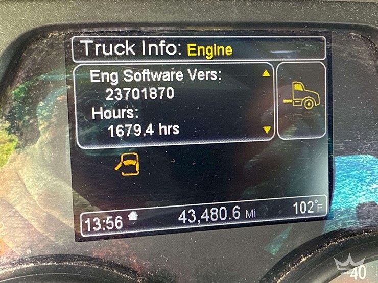 2020-peterbilt-567-image-11