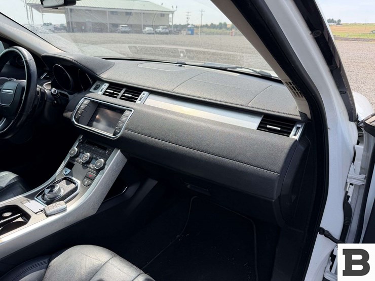 2012-land-rover-range-rover-evoque-image-19