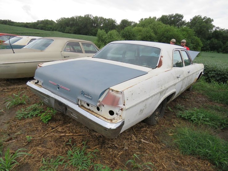 1966-chevrolet-impala-4dr-sedan-image-4